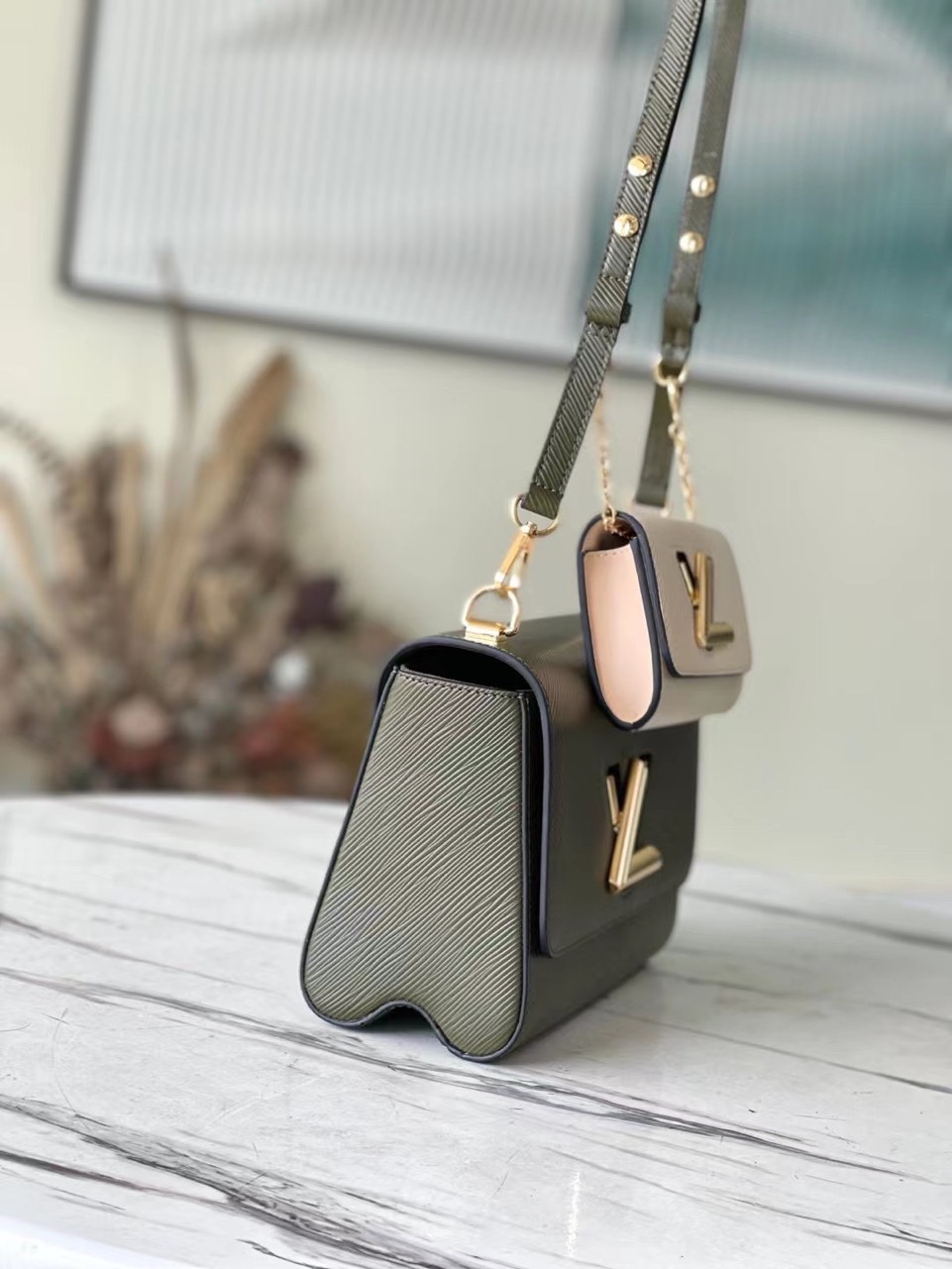 Tui-Louis-Vuitton-LV-Twist-Replica-11-Cao-Cap-Nu-Da-Bo-24cm-9