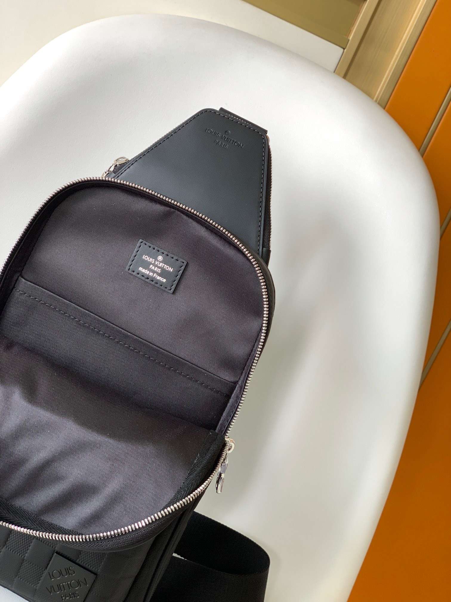 Tui-Nam-Louis-Vuitton-LV-Avenue-Like-Auth-Hoa-Tiet-O-Co-Mau-Den-20x31x7cm-2