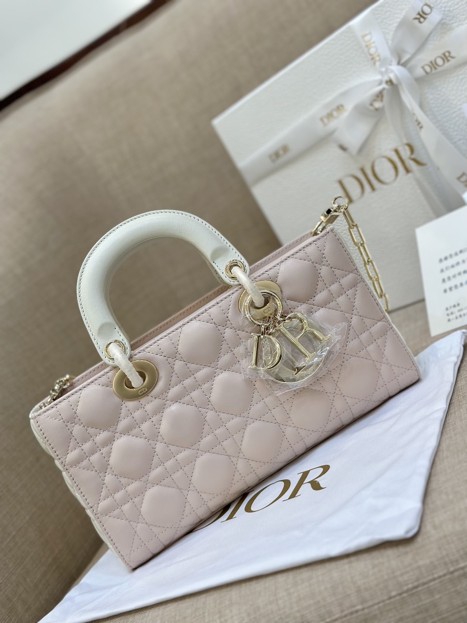 Tui-Xach-Hang-Hieu-Dior-D-Joy-Nu-Da-Bo-Mau-Hong-26cm-4