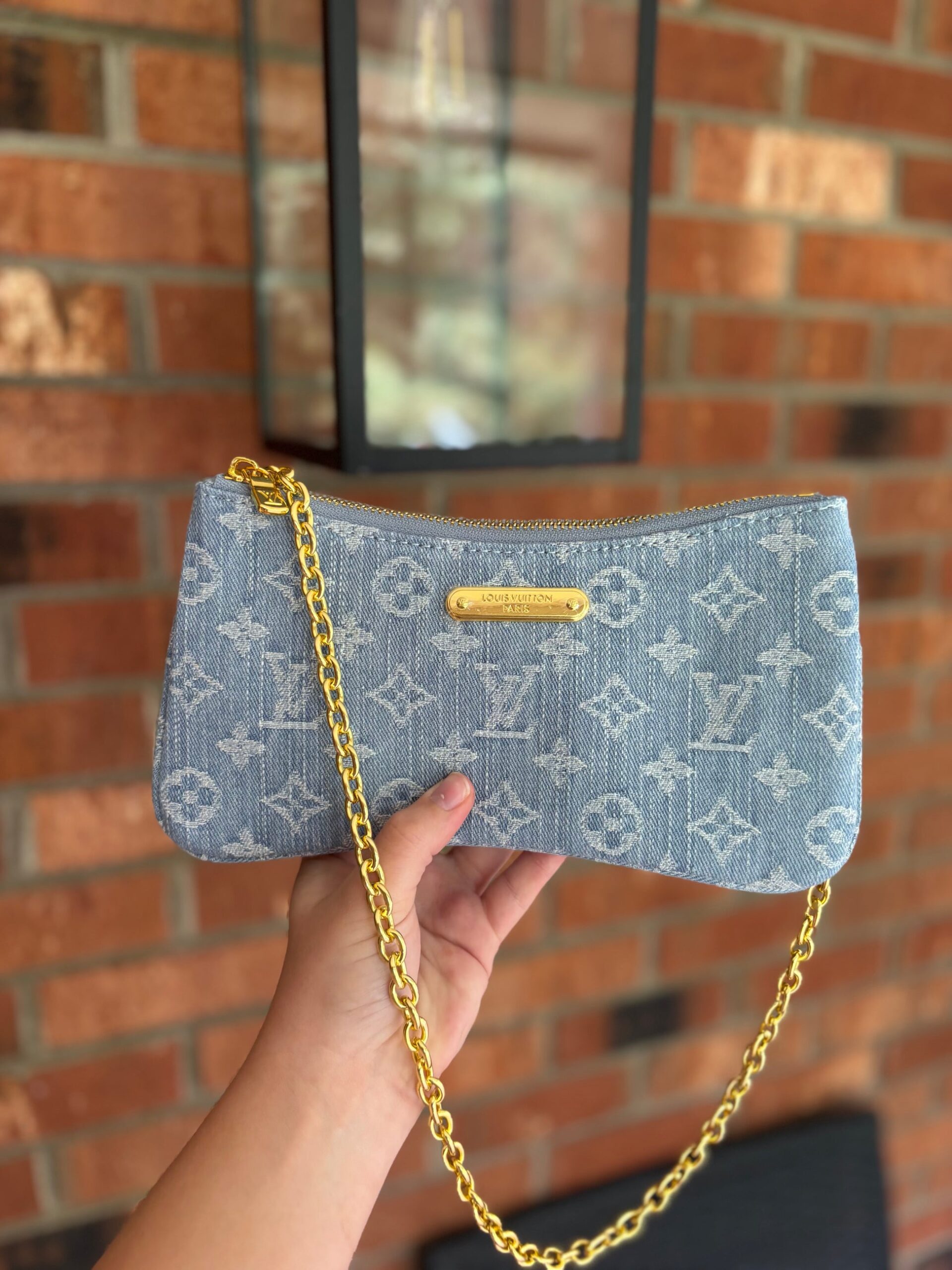 38754D6D-FF2F-476B-B265-E0368BCACE9F